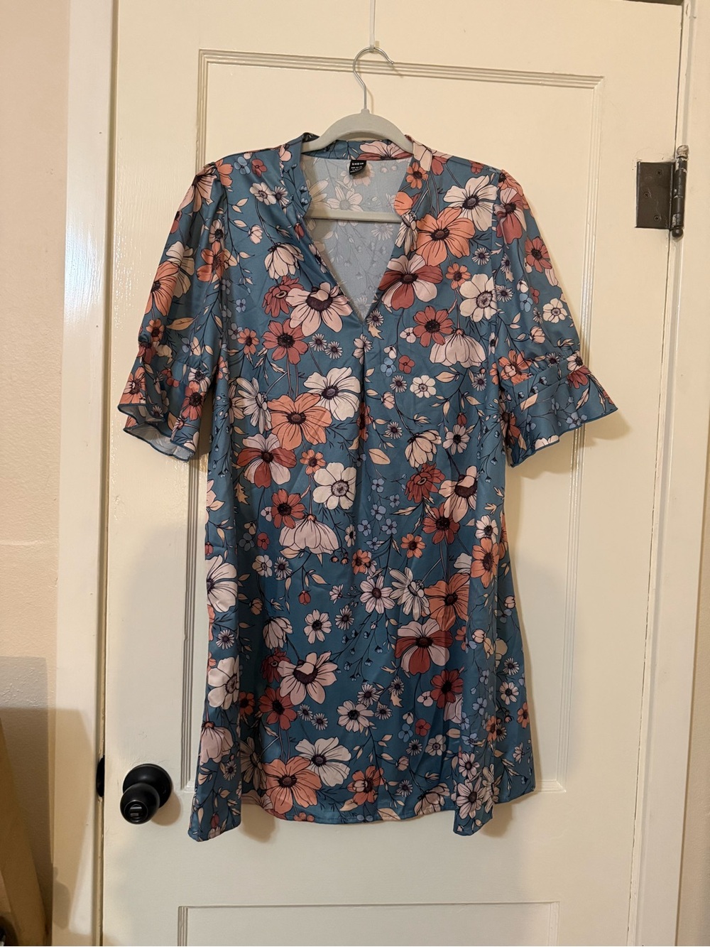 Floral V-Neck Short Sleeve Dress in Dusty Blue